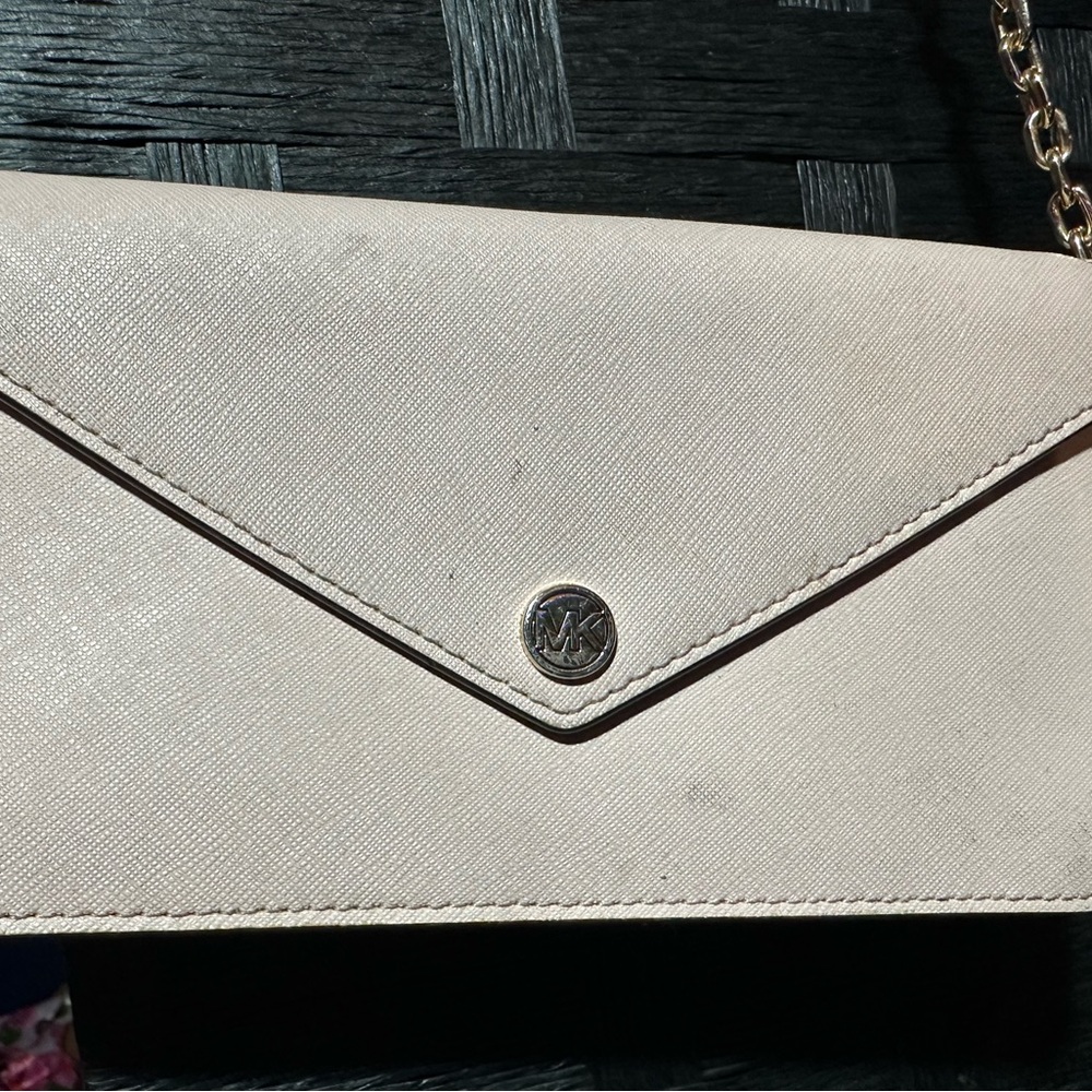 Michael Kors Cream Leather Wristlet Clutch